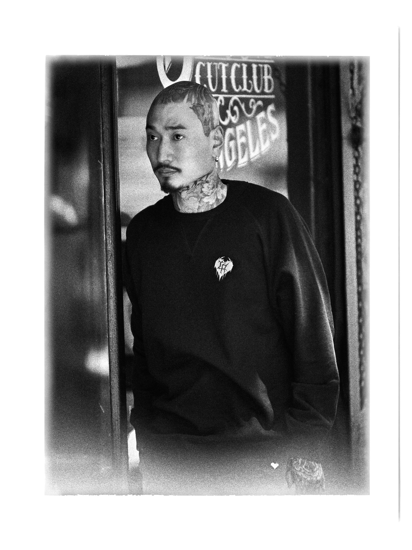 "HEART LA" LIGHT WEIGHT CREW NECK SWEATER